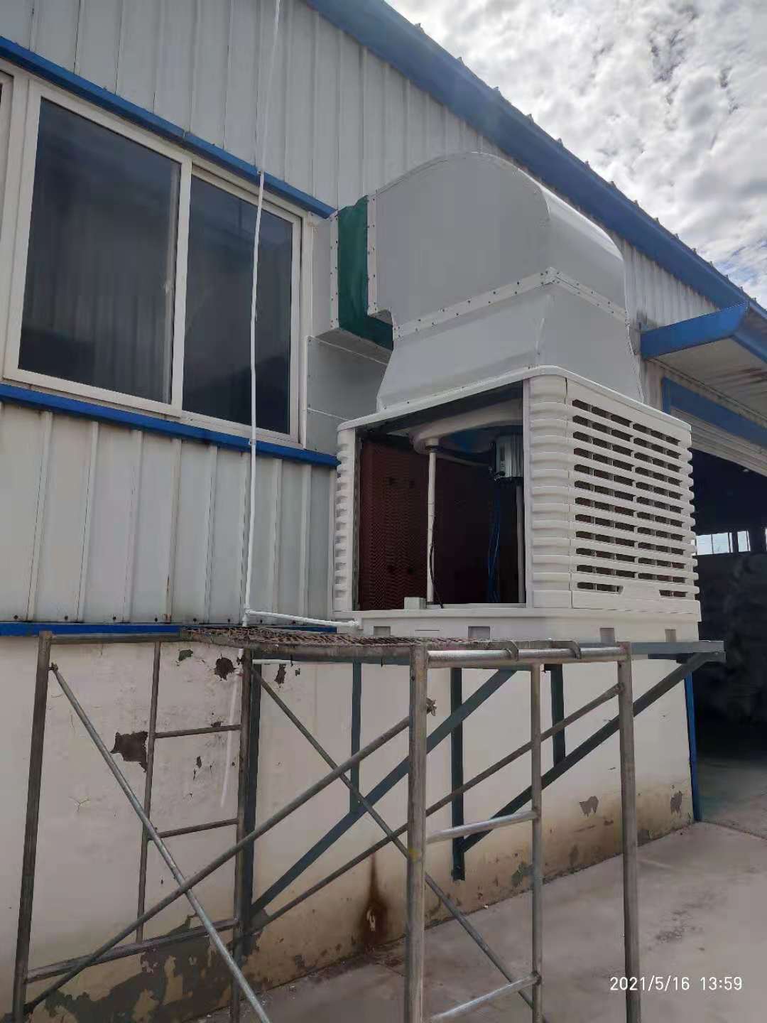 門(mén)窗廠(chǎng)降溫怎么做？工廠(chǎng)送風(fēng)降溫案例