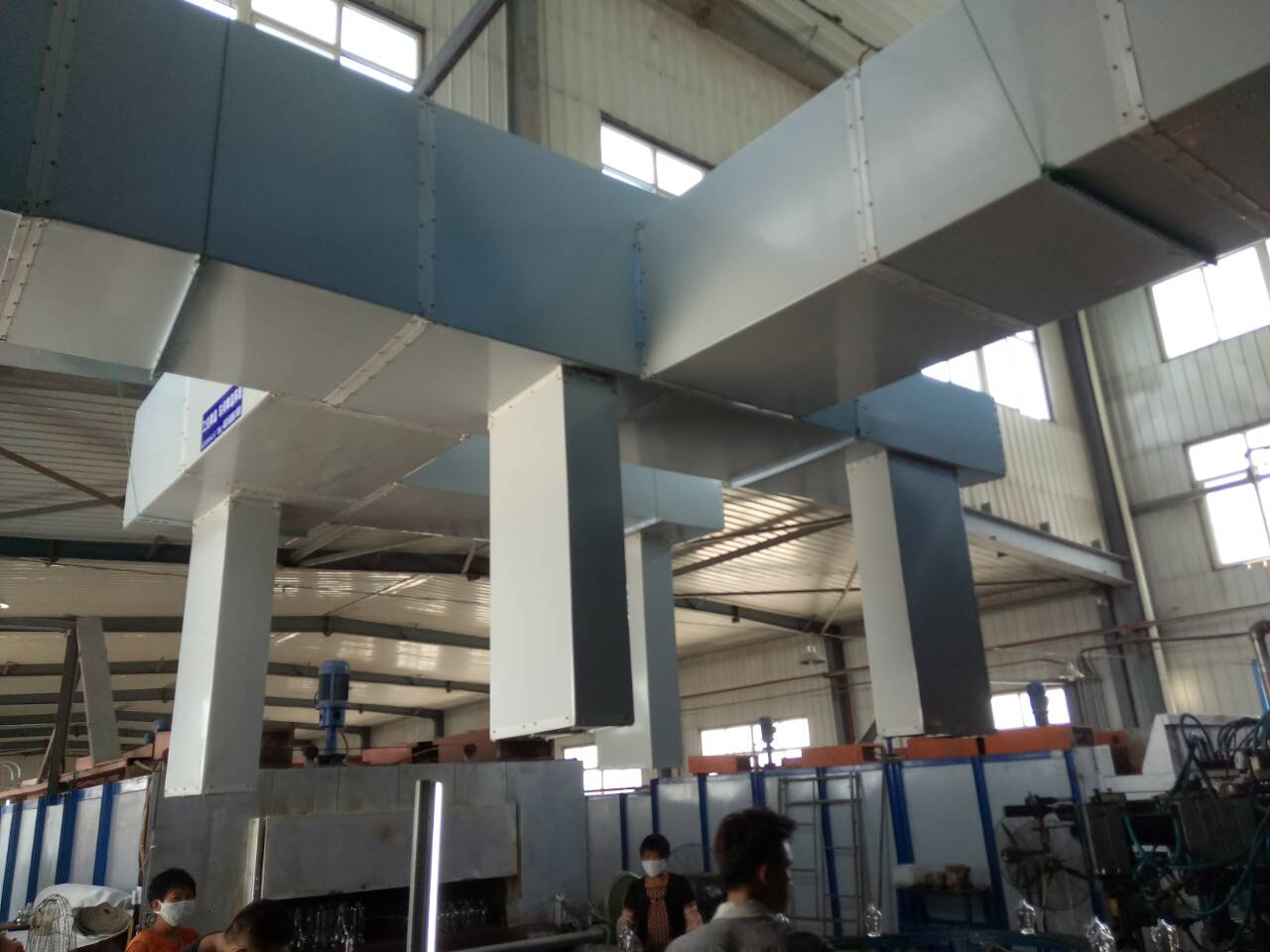 橡膠傳送帶廠(chǎng)高溫怎么通風(fēng)降溫？